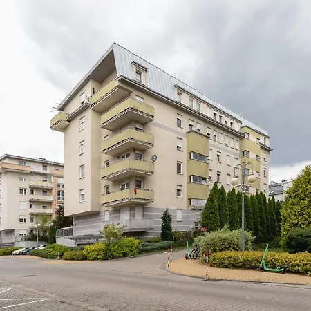 Pleasant Apartment With Terrace Cracow By Noclegi Renters Kraków Zewnętrze zdjęcie