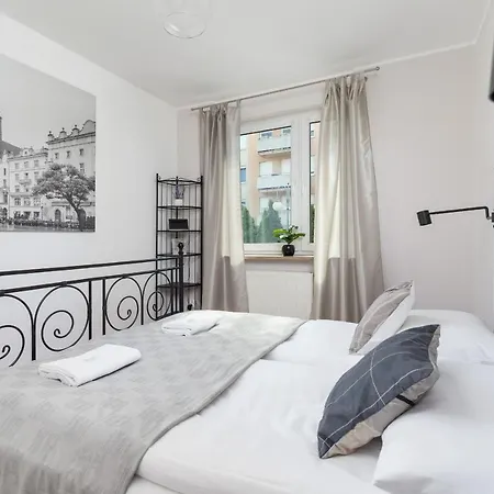 Pleasant Apartment With Terrace Cracow By Noclegi Renters Kraków Zewnętrze zdjęcie