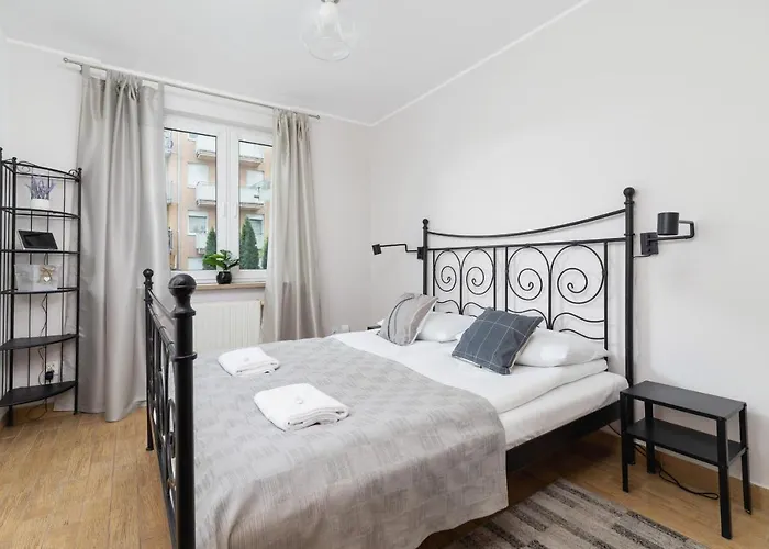 Pleasant Apartment With Terrace Cracow By Noclegi Renters