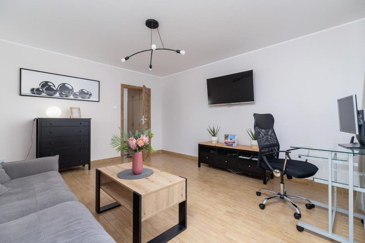 Apartment Pleasant With Terrace Cracow By Renters