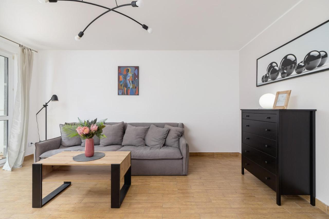 Apartment Pleasant With Terrace Cracow By Renters